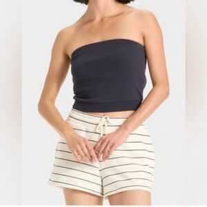 Universal Thread Navy Strapless Crop Top
2X
New with Tag